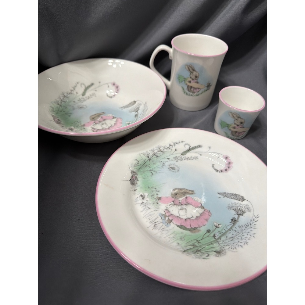 VTG Elizabethan Mrs Rabbit Fine Bone China 4pc Nursery Set Made in England Pink